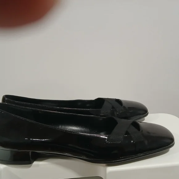 Black SALVATORE FERRAGAMO Labelle Nero Patent calf Leather Crossover 5.5B Shoes - Picture 3 of 12